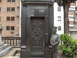 Tumba de Juan Lavalle