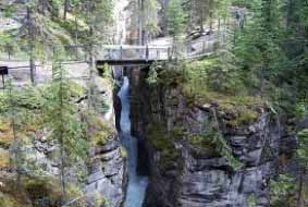 maligne canyon