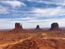 East & West Mitten Buttes y Merrick Butte