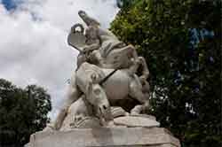 Fontaine de la Licorne (Place de la Canourgue)