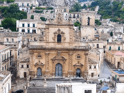 Duomo di San Pietro Apostolo Duomo di San Pietro Apostolo